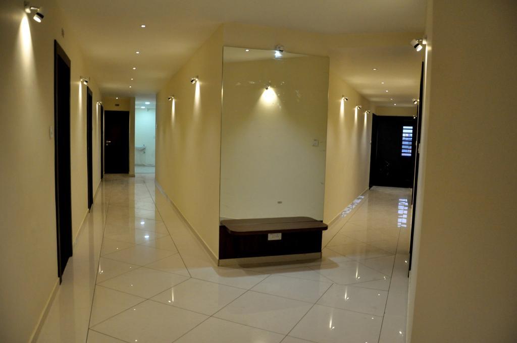 Shivdhara Hotel & Residence Rajkot Phòng bức ảnh