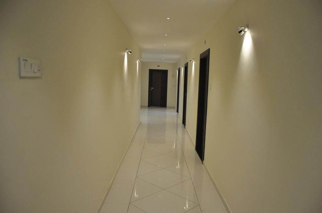 Shivdhara Hotel & Residence Rajkot Ngoại thất bức ảnh