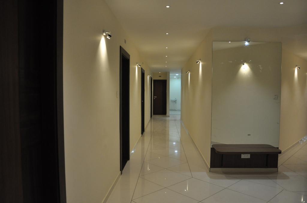 Shivdhara Hotel & Residence Rajkot Phòng bức ảnh